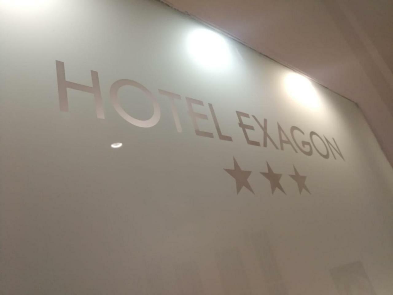 קסטל וולטורנו Hotel Exagon Flower מראה חיצוני תמונה